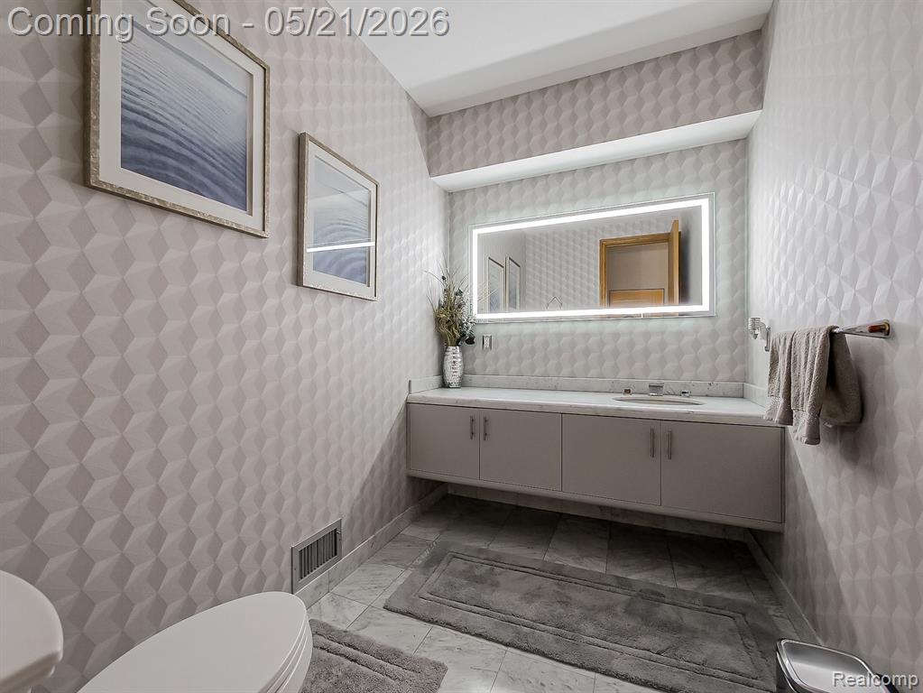 17477 IRIS Circle, Clinton Twp, MI 48036 — Photo 43