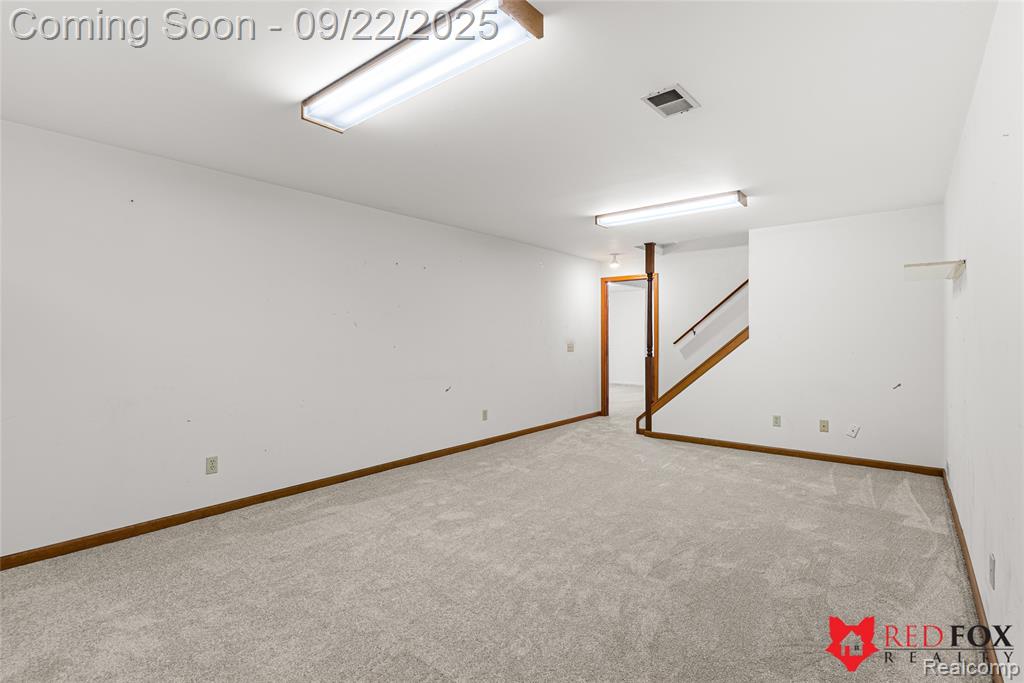 6031 Oak Creek Drive, Swartz Creek, MI 48473 — Photo 23