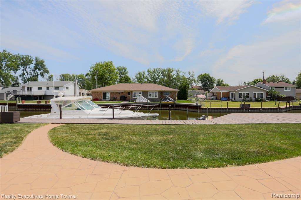 38146 Mast Street, Harrison Township, MI — Photo 21