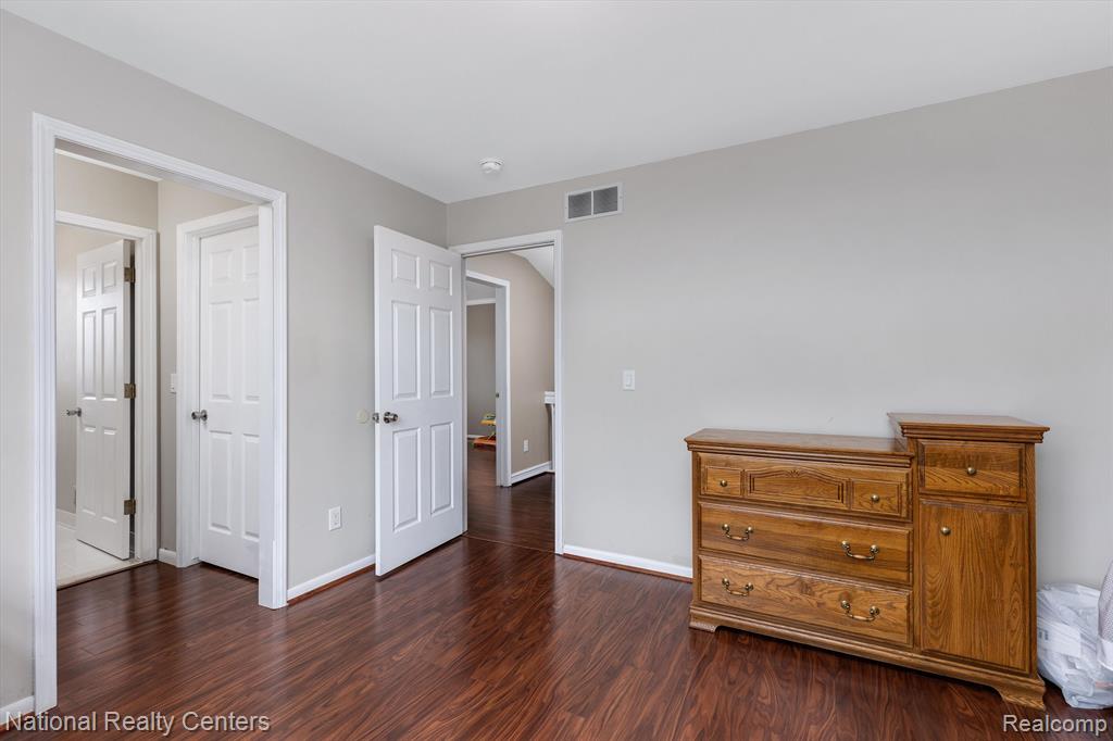 51569 PINEWOOD Drive, Macomb, MI 48042 — Photo 20