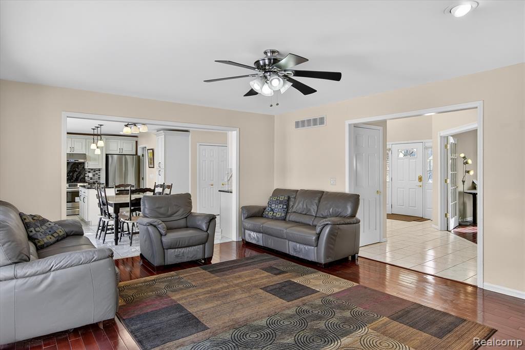 6857 Bridgemont Drive, Canton, MI 48187 — Photo 17