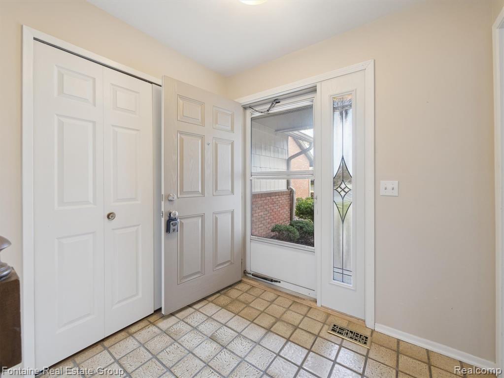 48124 Colony Farm Circle, Plymouth, MI 48170 — Photo 5