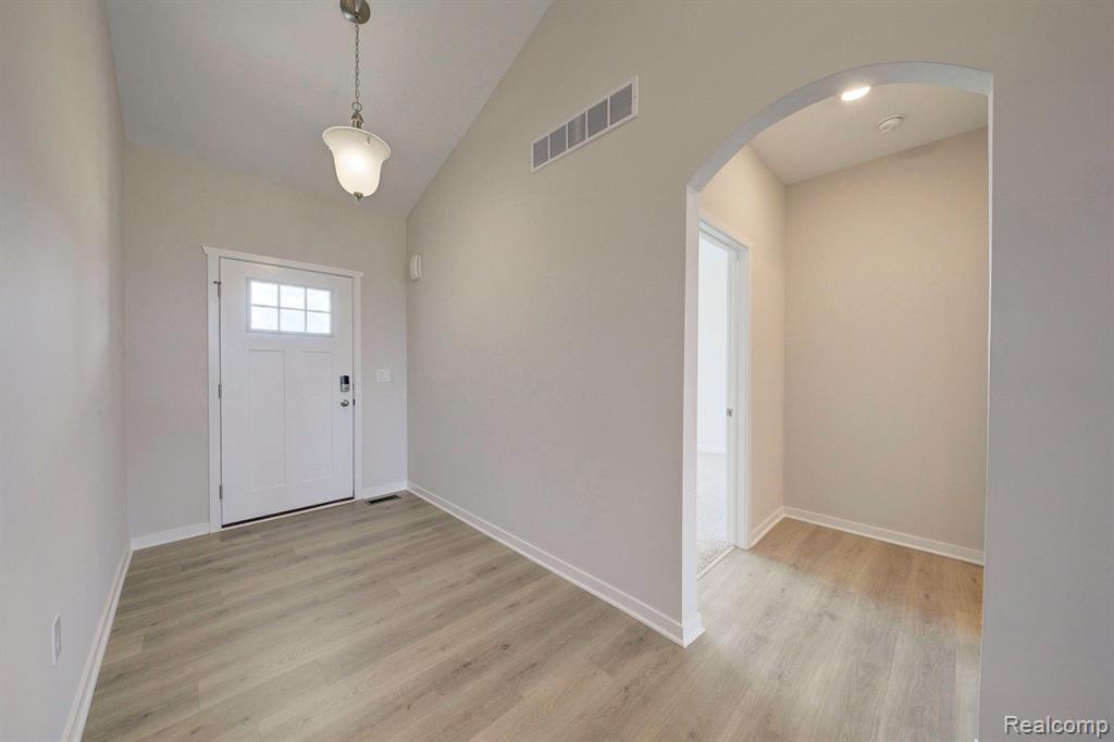 549 BIRKDALE Drive, Howell, MI 48843 — Photo 4