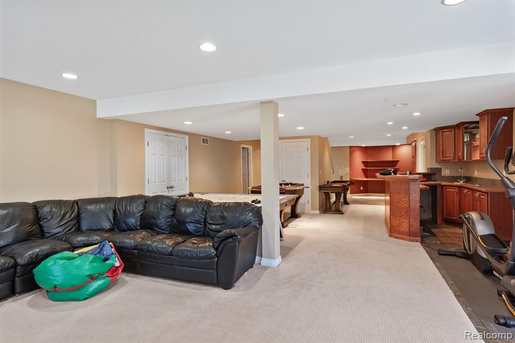 4764 WOODBINE Circle, West Bloomfield, MI 48323 — Photo 23