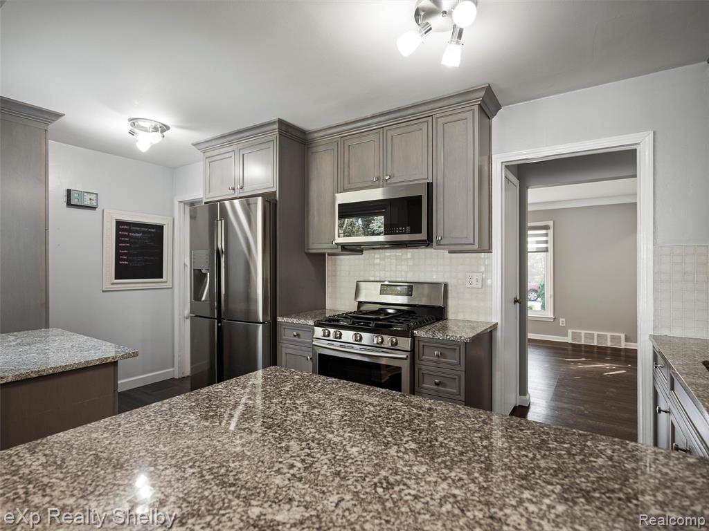 606 Catalpa Drive, Royal Oak, MI 48067 — Photo 10