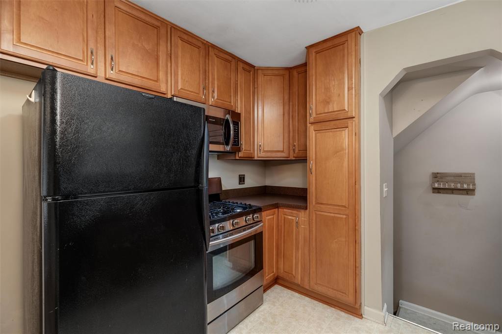 912 N Edison Avenue, Royal Oak, MI 48067 — Photo 5
