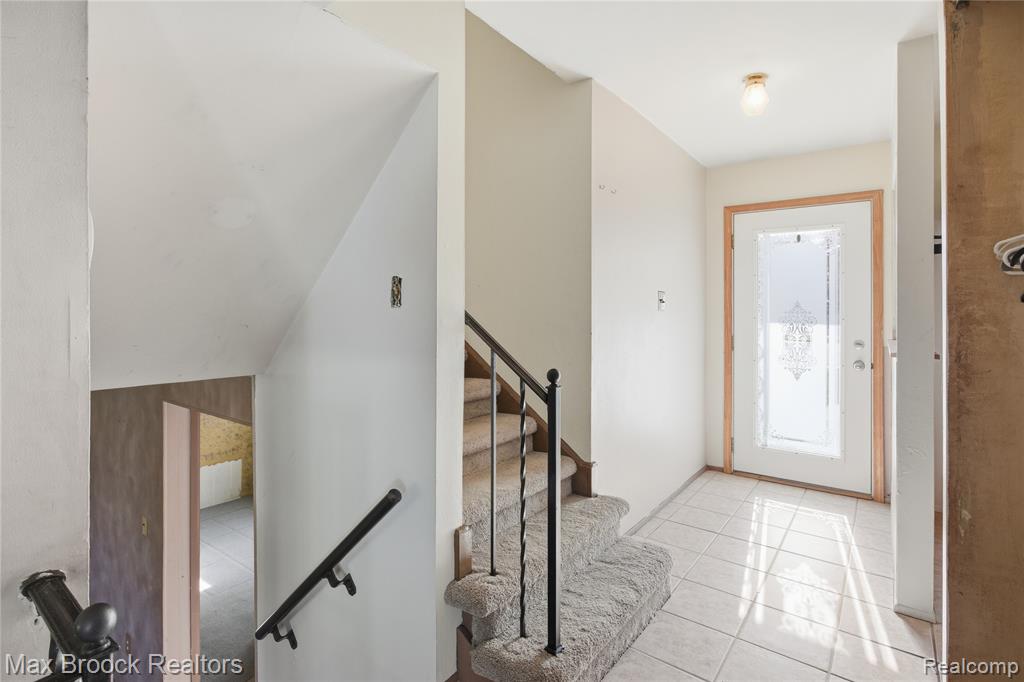 8759 Calvert Drive, Sterling Heights, MI 48312 — Photo 3
