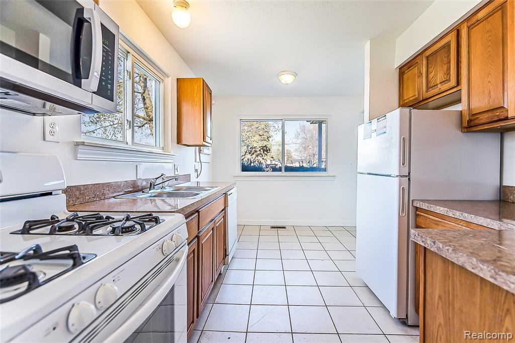 366 S Harris Road, Ypsilanti, MI 48198 — Photo 14