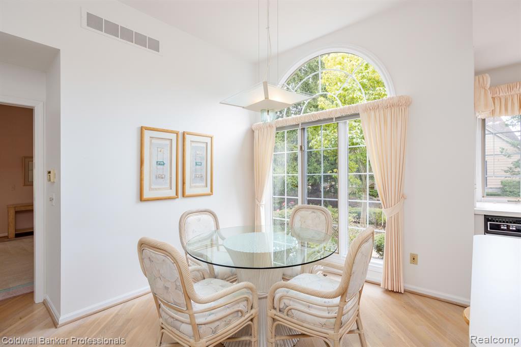 589 CAMBRIDGE Way, 566, Bloomfield Hills, MI 48304 — Photo 35