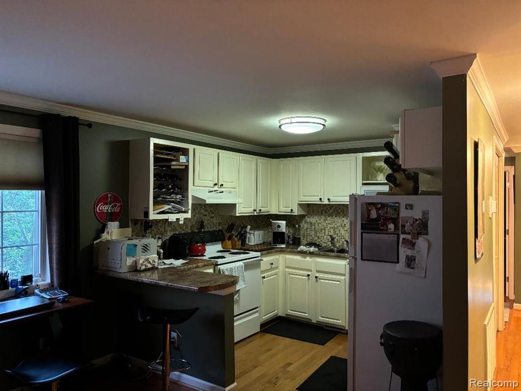 16009 TERRACE VILLAGE Drive, Taylor, MI 48180 — Photo 8