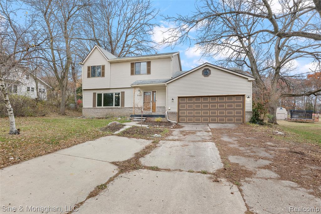 550 Hillcliff Drive, Waterford, MI 48328 — Photo 2