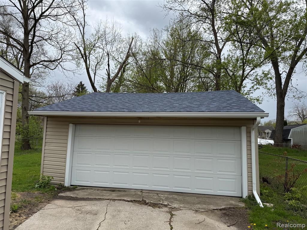 3336 Leta Avenue, Burton, MI 48529 — Photo 4