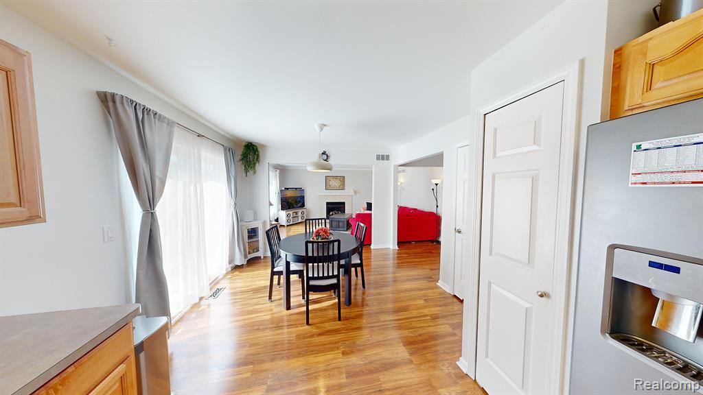 7724 PIONEER Drive, Ypsilanti, MI 48197 — Photo 13