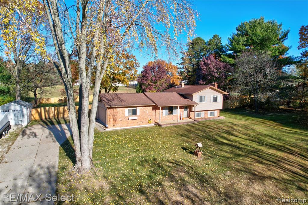 9367 Longmeadow Court, Fenton, MI 48430 — Photo 40