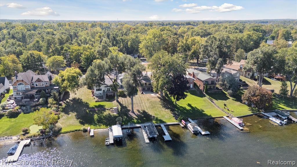 688 Wolverine Drive, Walled Lake, MI 48390 — Photo 18