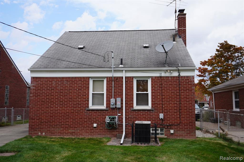 8098 SUNBURST, Center Line, MI 48015 — Photo 5