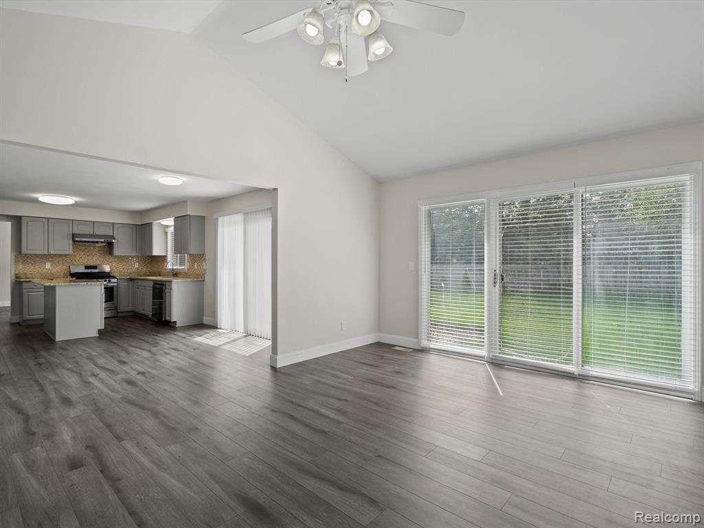 4979 SOMERTON Drive, Troy, MI 48085 — Photo 13