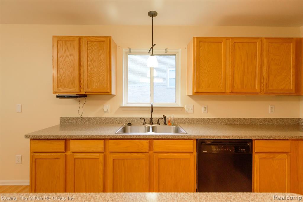 9084 W WALDEN Drive, Van Buren, MI 48111 — Photo 13