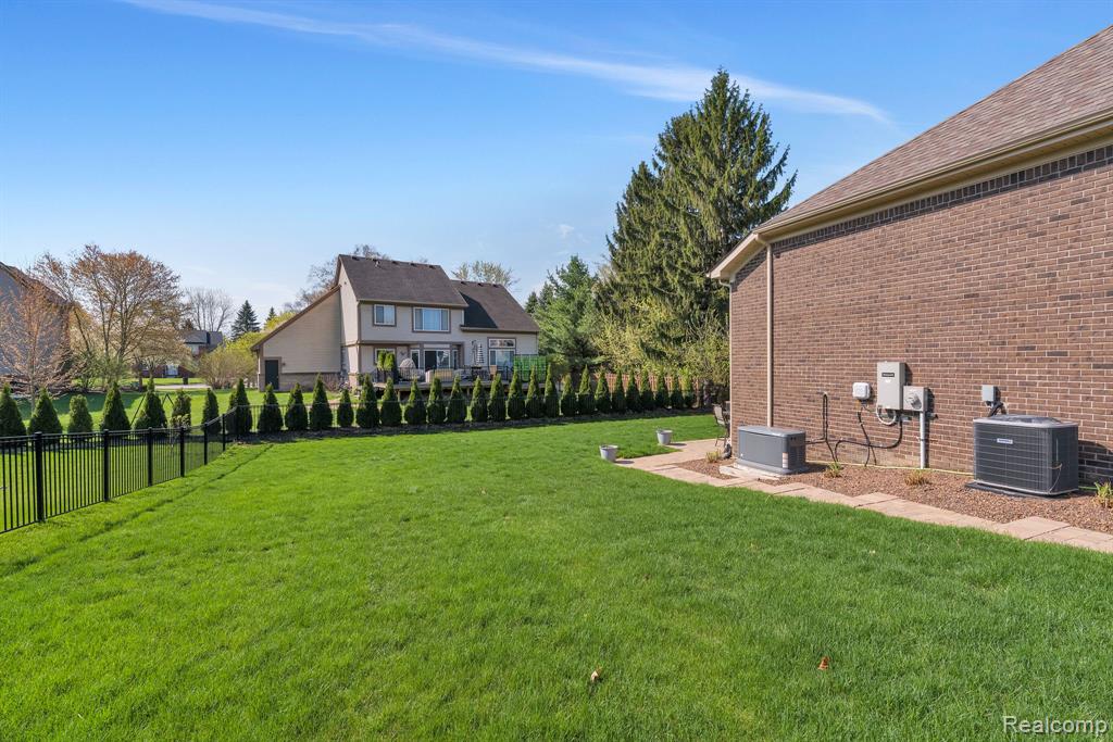 3173 Roma Court, Wixom, MI 48393 — Photo 32