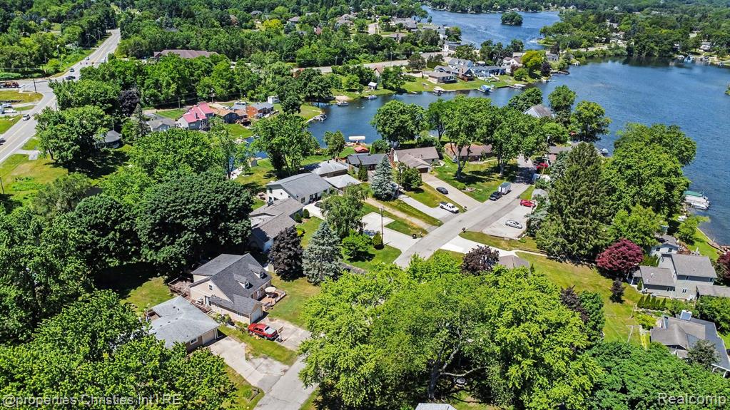 9567 Susin Lane, Clarkston, MI 48348 — Photo 31