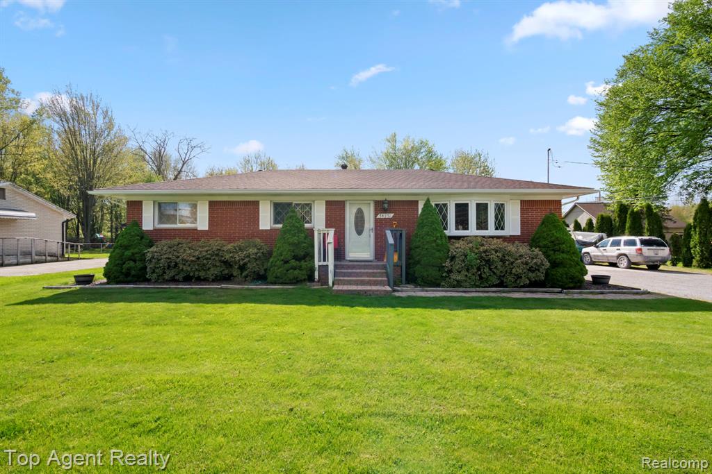 54951 Ridge Road, New Baltimore, MI 48047 — Photo 2