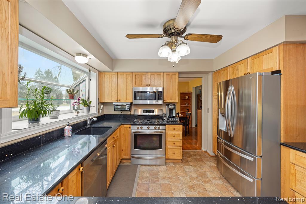 45831 SHEFFIELD Drive, Novi, MI — Photo 15