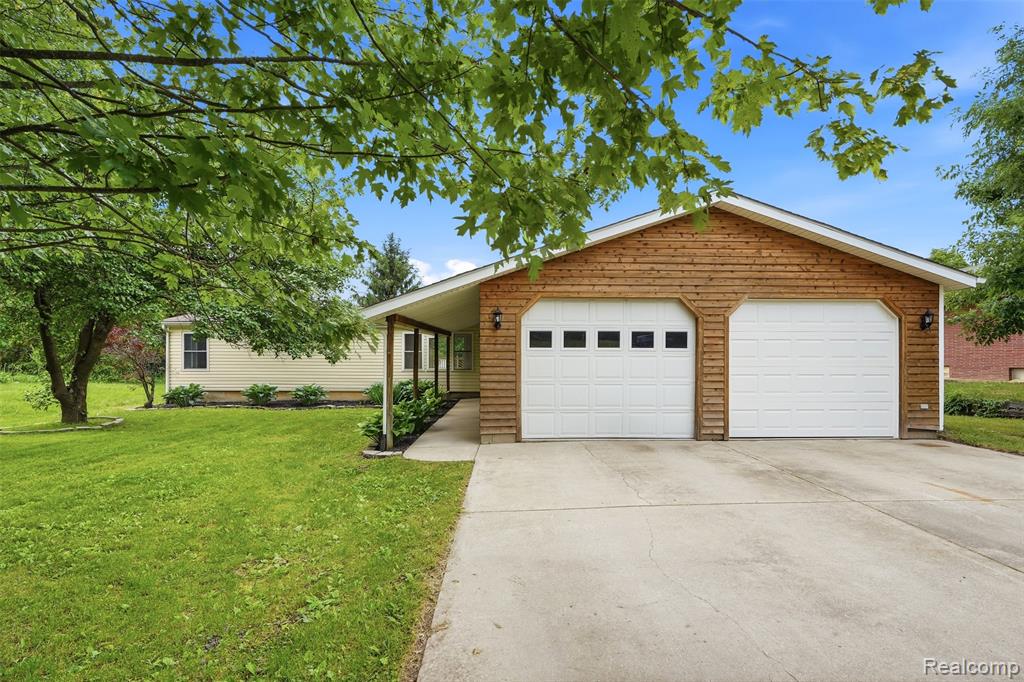 4420 Dublin Road, Burton, MI 48529 — Photo 2