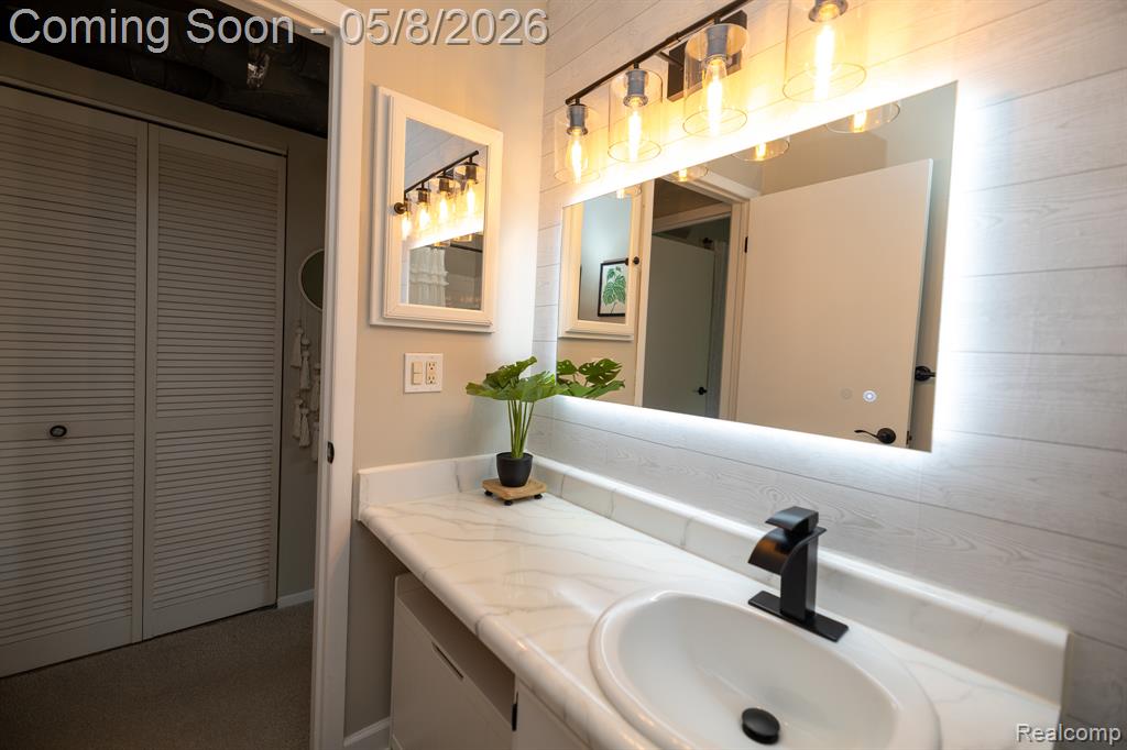 806 Bloomfield Village Boulevard, H, Auburn Hills, MI 48326 — Photo 15