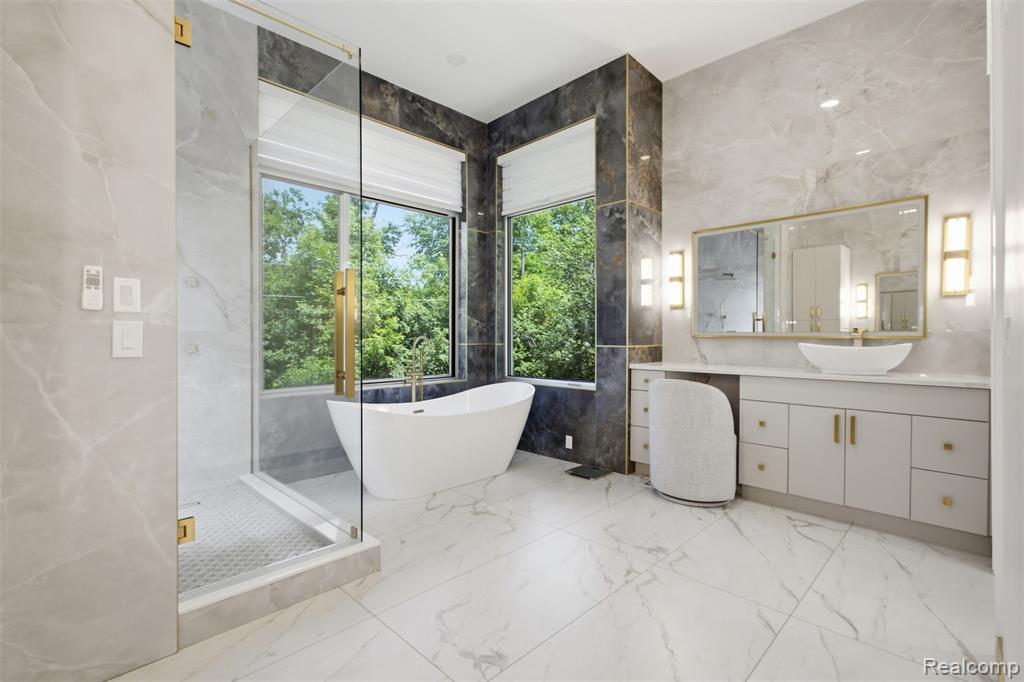 24696 Franklin Park Drive, Franklin, MI 48025 — Photo 38