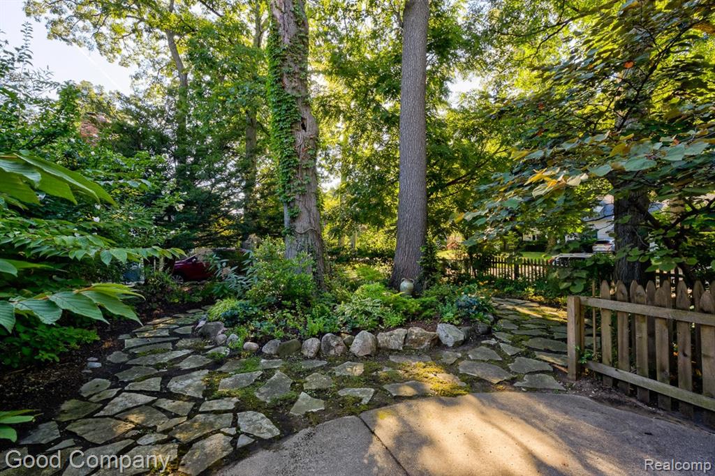 19 Oakdale Boulevard, Pleasant Ridge, MI — Photo 69
