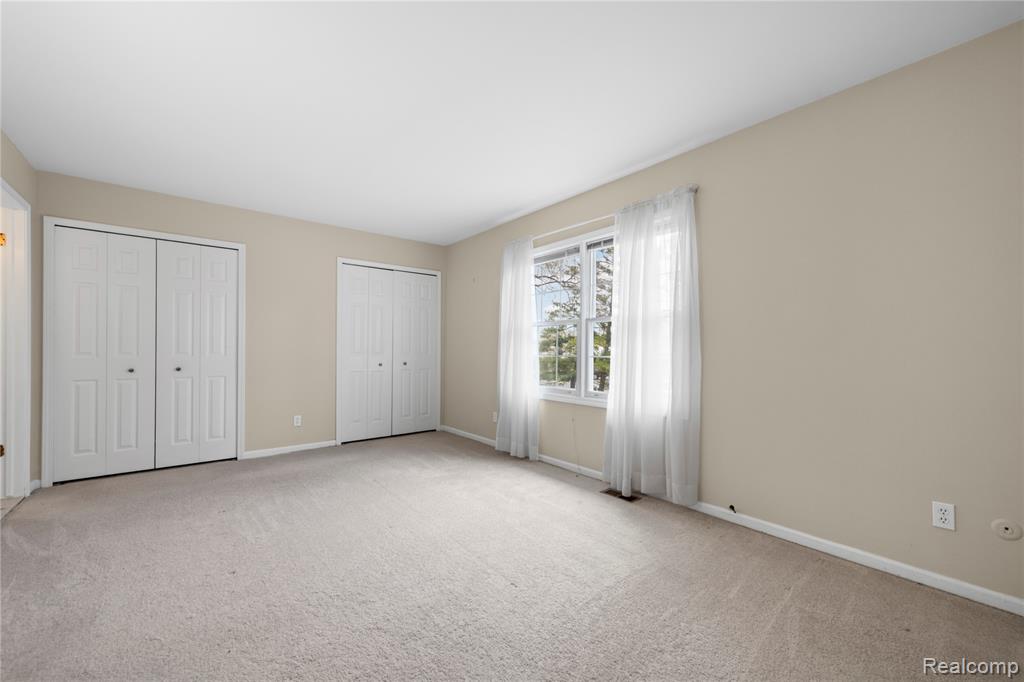 24762 Bashian Drive, Novi, MI — Photo 13