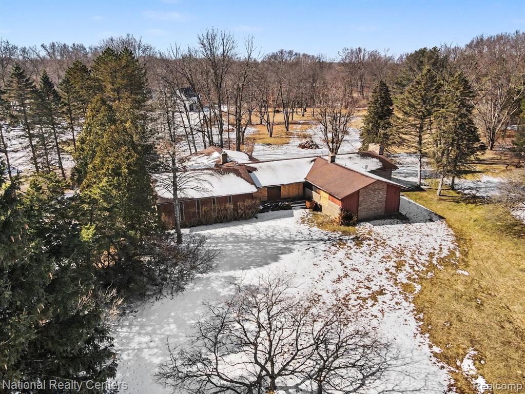 400 Liddy Drive, Brighton, MI 48114 — Photo 8