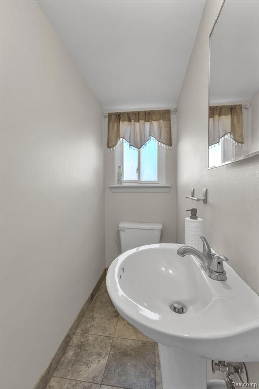8126 Farnum Avenue, Warren, MI 48093 — Photo 11