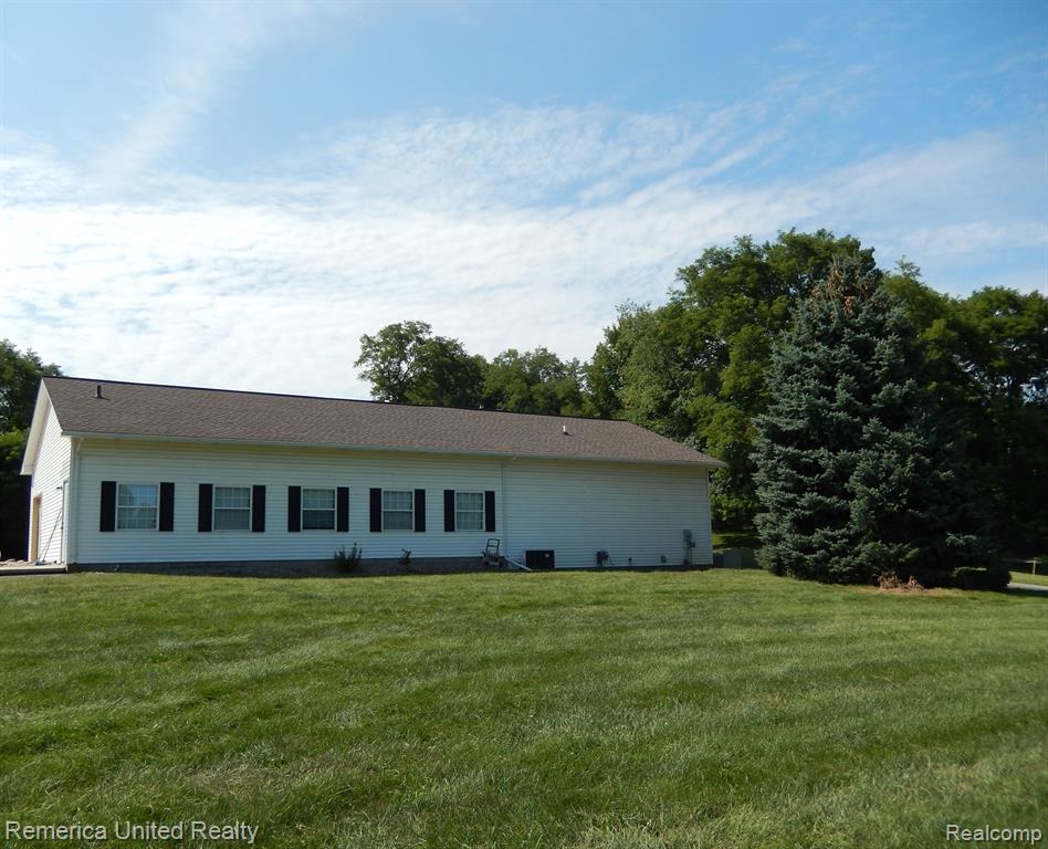 6740 HERBST Road, Brighton, MI 48114 — Photo 44