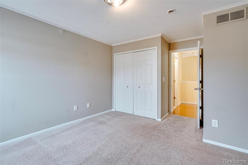 31204 Alexa Drive, Commerce Twp, MI 48390 — Photo 30