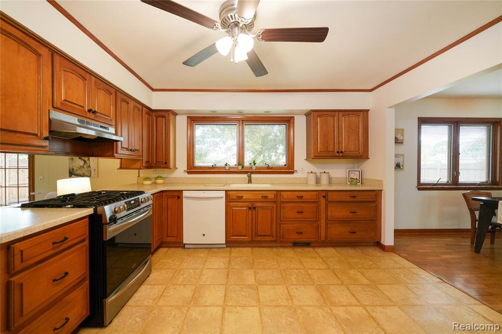761 Tanglewood Drive, Madison Heights, MI 48071 — Photo 26