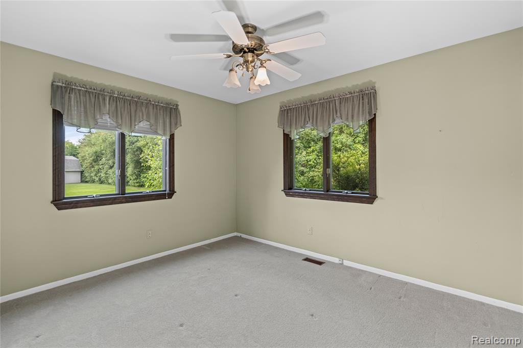 6247 King Arthur Court, Swartz Creek, MI 48473 — Photo 23