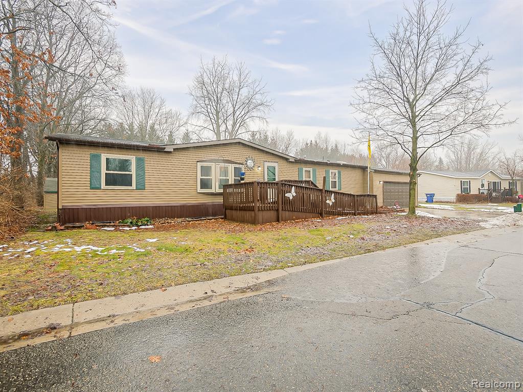 2015 Plum Street, Clarkston, MI 48348 — Photo 3