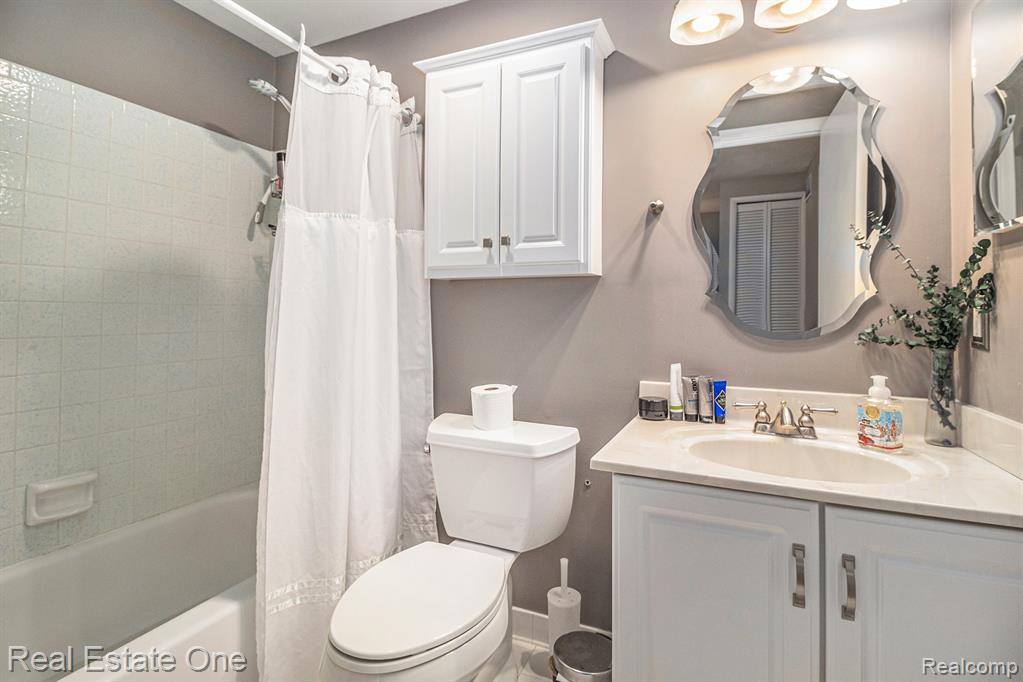 22717 Cranbrooke Drive, Novi, MI — Photo 19