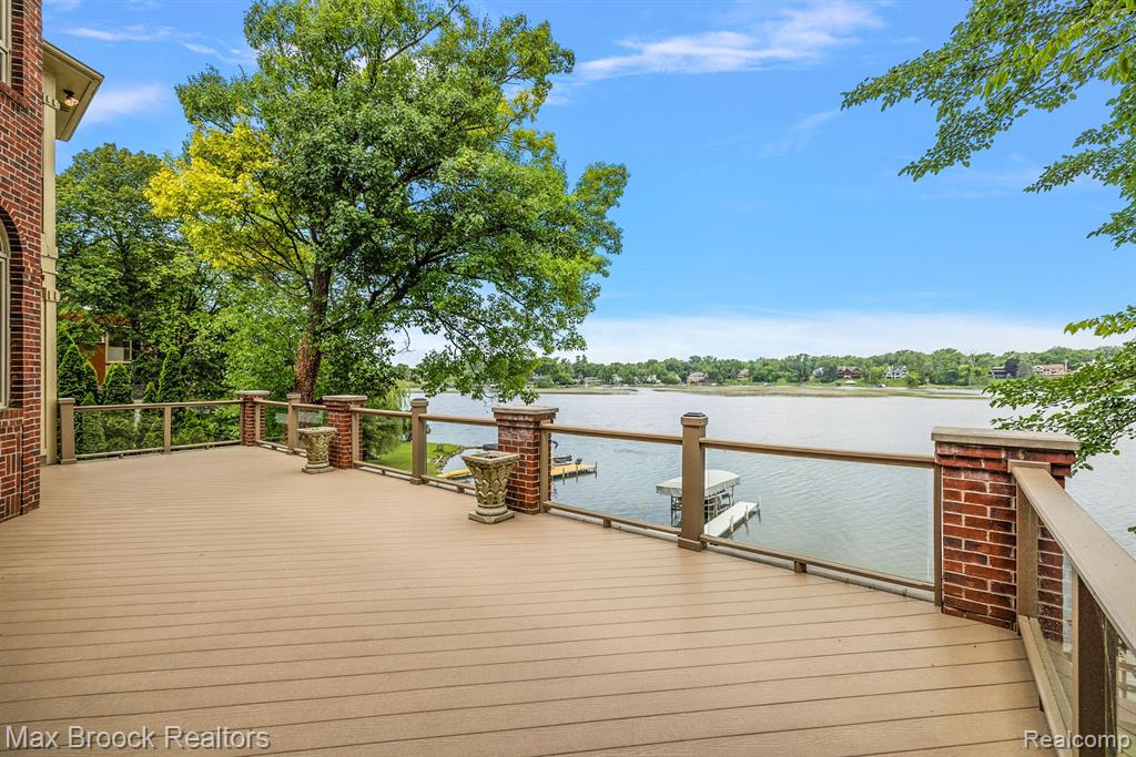 6340 Lakeshore Street, West Bloomfield, MI 48323 — Photo 55