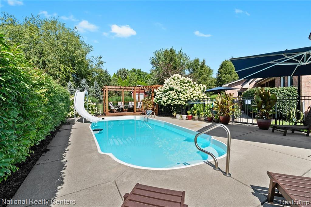 4650 Cooley Lake Road, Commerce Twp, MI 48382 — Photo 29