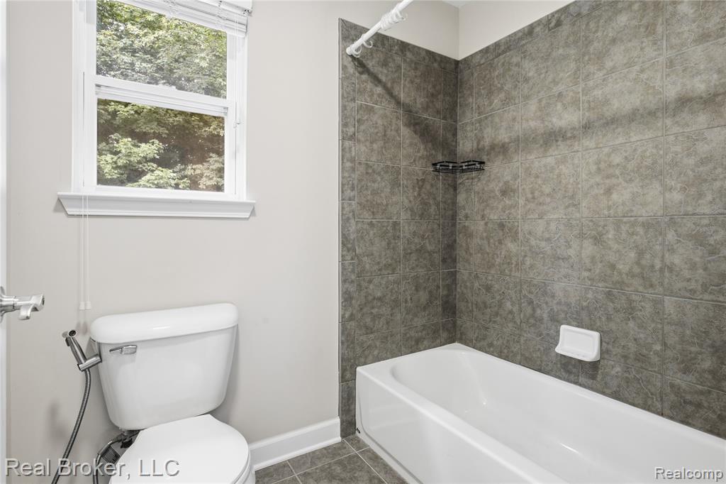 26978 Maxwell Court, Novi, MI — Photo 24