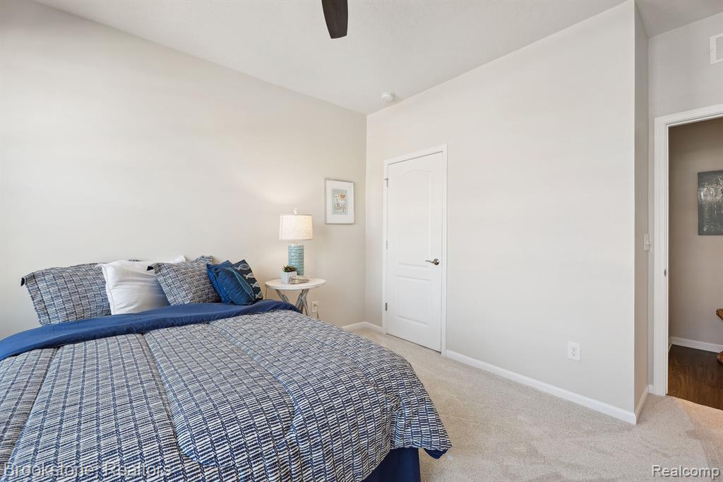 527 HOLMDALE Way, Ann Arbor, MI 48108 — Photo 27