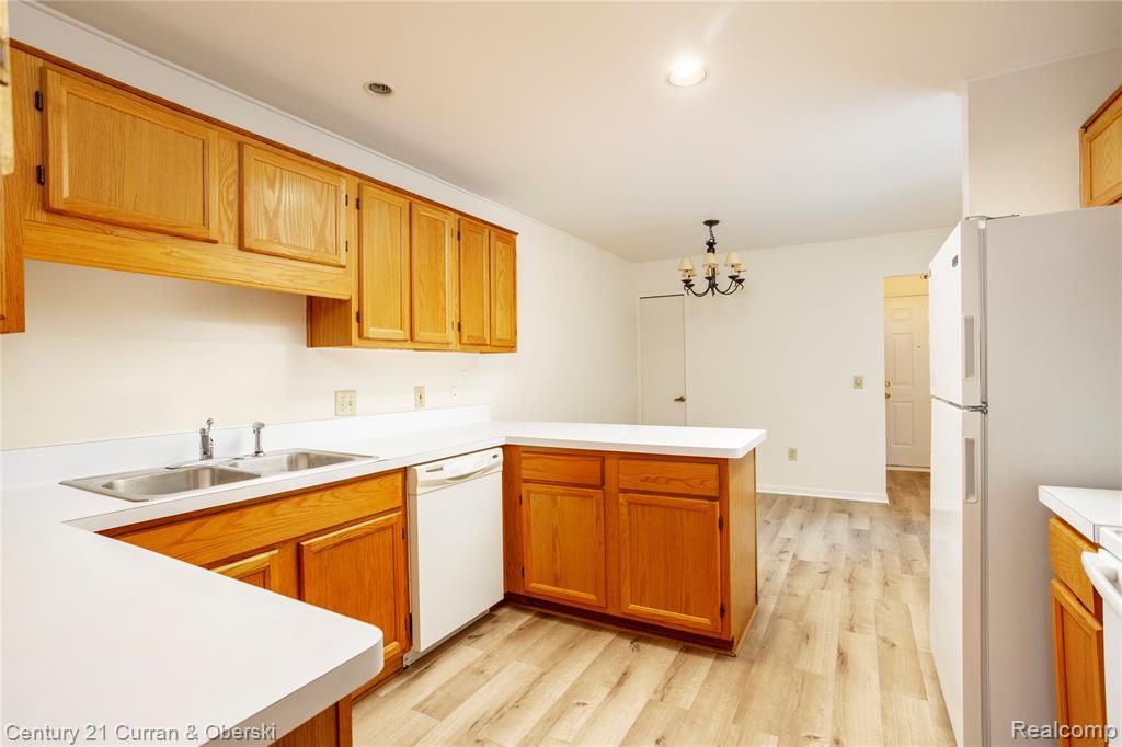9429 Westwind Drive, Livonia, MI 48150 — Photo 12