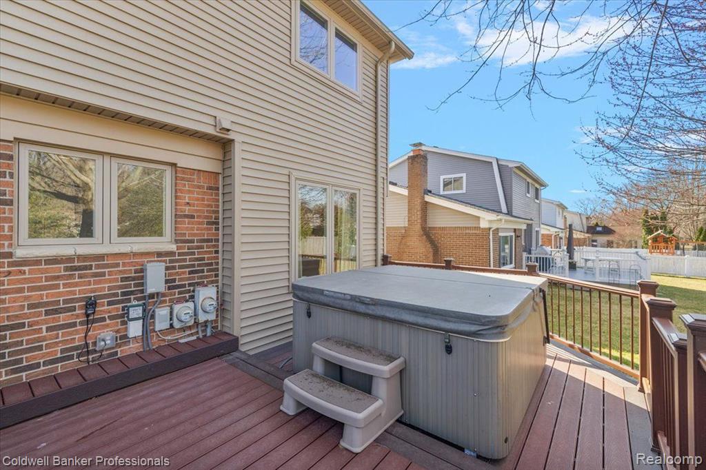 9485 BAYWOOD Drive, Plymouth, MI 48170 — Photo 8