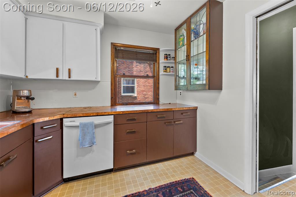 10467 W 11 Mile Road, Huntington Woods, MI — Photo 12