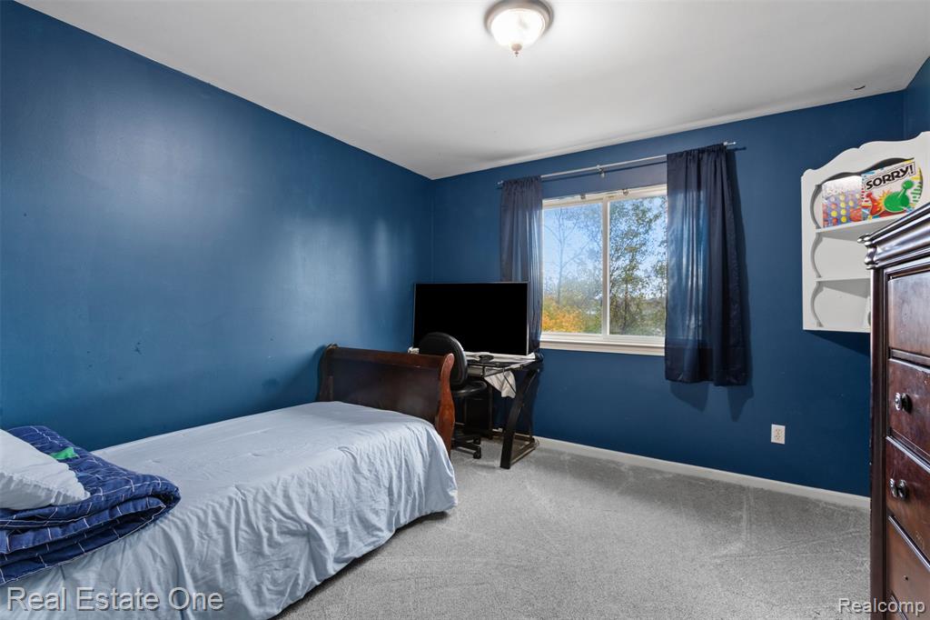 43275 Pond Bluff Drive, Belleville, MI 48111 — Photo 20