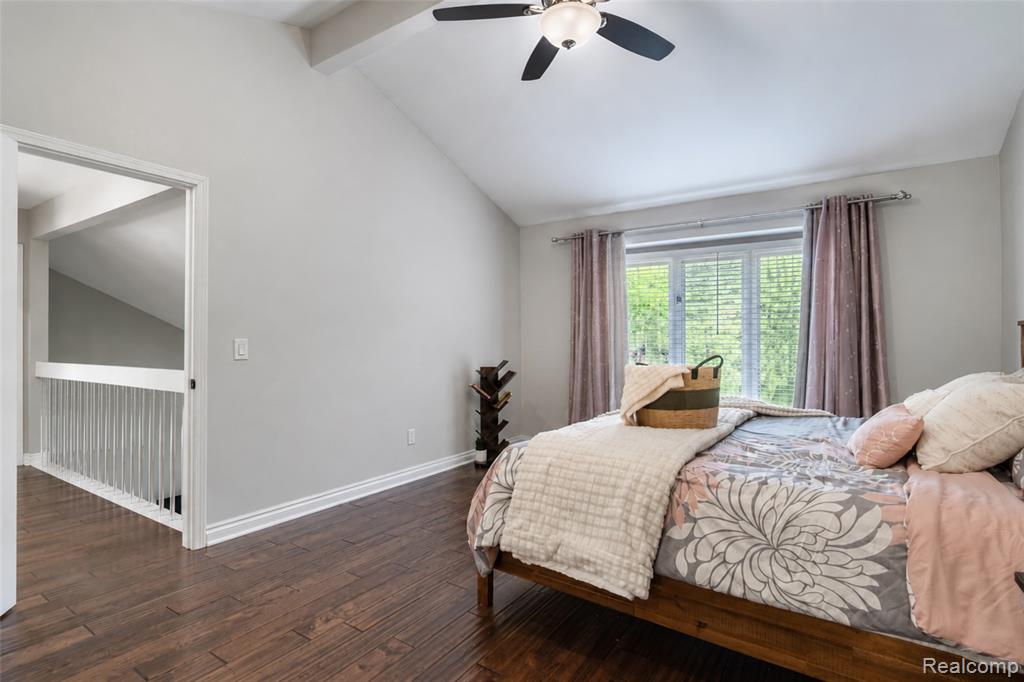 37520 Amber Drive, Farmington Hills, MI 48331 — Photo 36