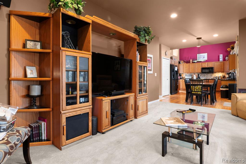 40700 Kingsley Lane, Novi, MI 48377 — Photo 12