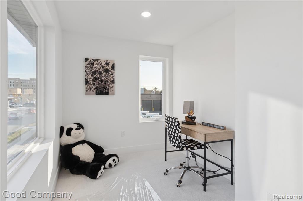 125 N Washington Ave Avenue, Royal Oak, MI, 48067